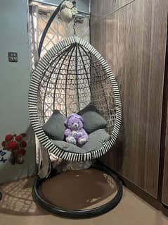 Luxurious Hanging Chair for Sale - Comfort & Style for Your Space!