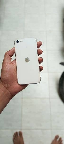iphone se 2020 white colour water pack 0