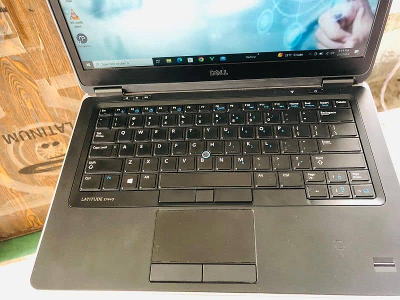 Dell laptop with high genuine condition 3