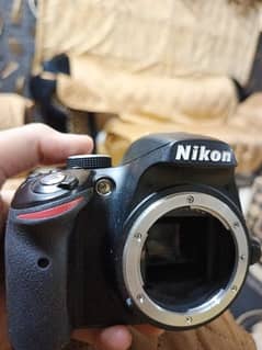 nikkon d3000 usa version kit. Details in description