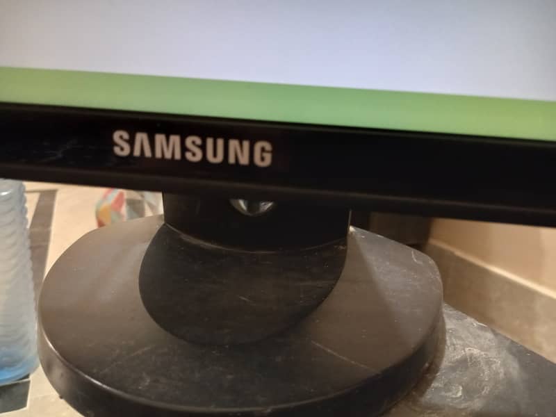 SAMSUNG  24INCH LED 1