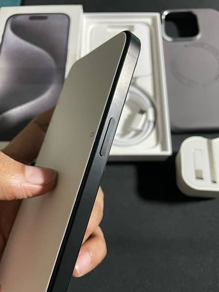 iphone 15 pro 256 GB 4