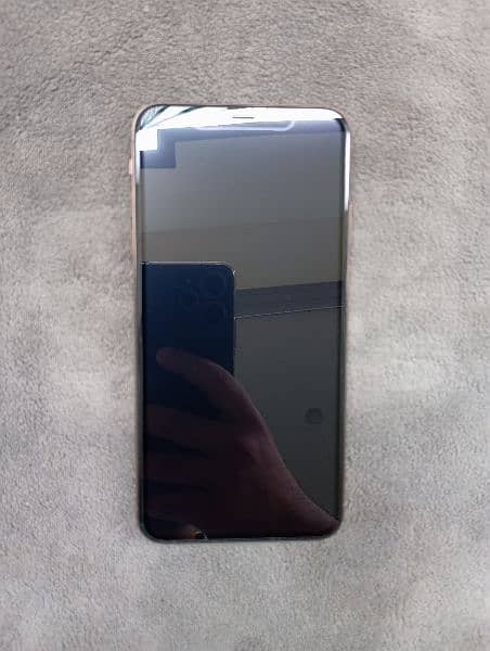 I Phone XS Max, Gold Color, LLA American Model, 100% battery health 4