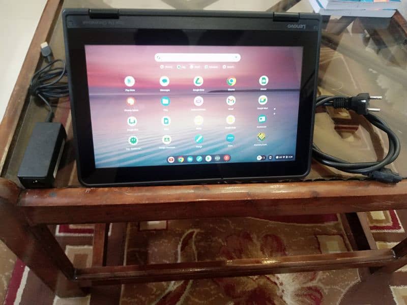 Lenovo yoga 11e Chromebook Touch and 360 rotable 7