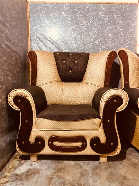 leather sofa 9.5/10 condition 1