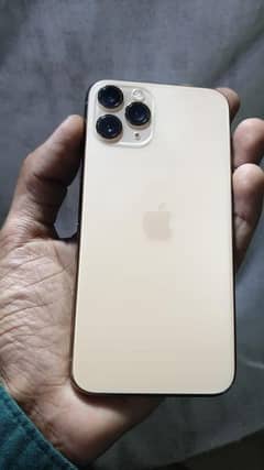 iphone 11 pro PTA prove water pack one hand use
