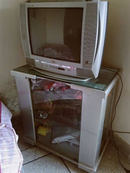LG TV AND TROLLY 0