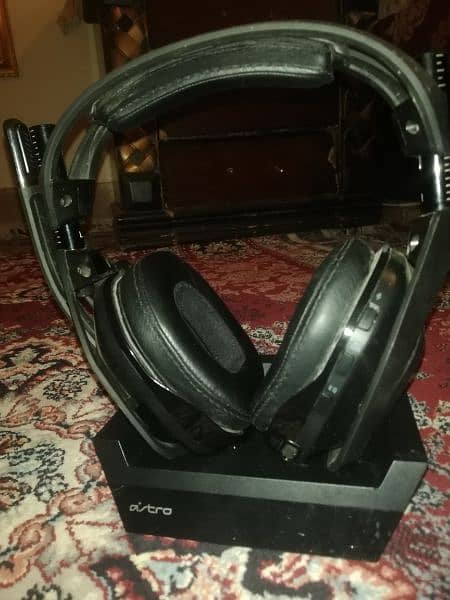 astro a50 gen 4 for ps5,ps4,pc,mac 0