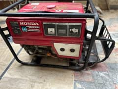 HONDA  ELEMAX ORIGINALLY GAS  PATROL 6 kwa self starting