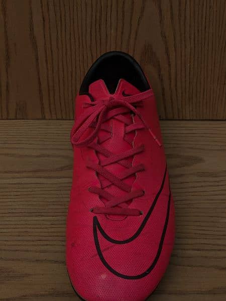 original nike mercurial top model football shoes UK-9 or US-10 in 9