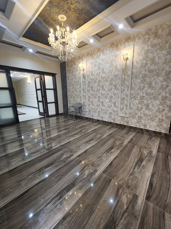 10 MARLA BEAUTIFUL HOUSE FOR SALE AT THE CENTER LOCATION OF LAHORE CITY(ARCHITECT SOCIETY LAHORE) 2