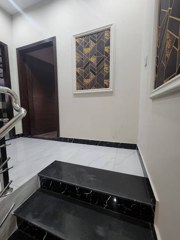 10 MARLA BEAUTIFUL HOUSE FOR SALE AT THE CENTER LOCATION OF LAHORE CITY(ARCHITECT SOCIETY LAHORE) 16