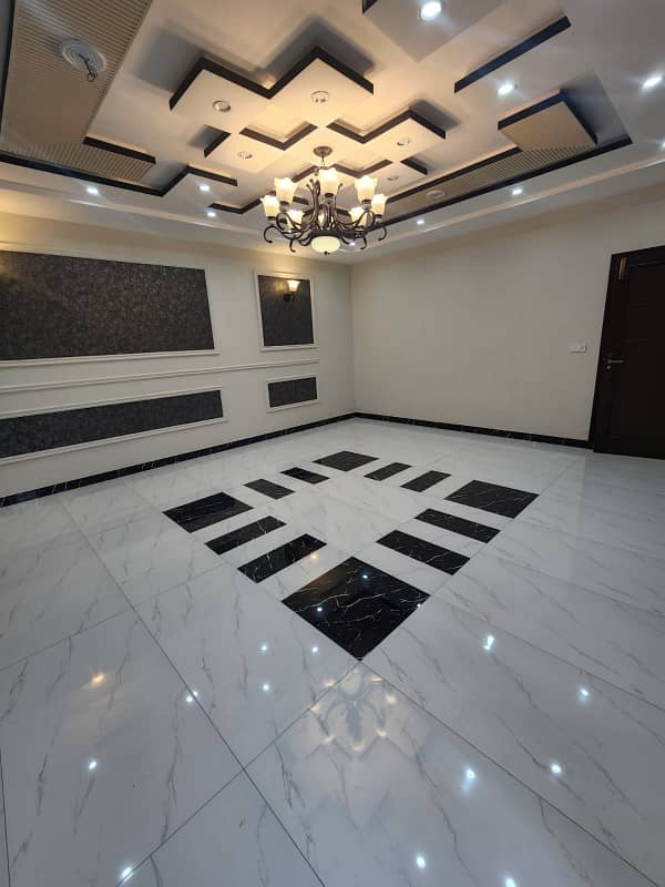 10 MARLA BEAUTIFUL HOUSE FOR SALE AT THE CENTER LOCATION OF LAHORE CITY(ARCHITECT SOCIETY LAHORE) 22