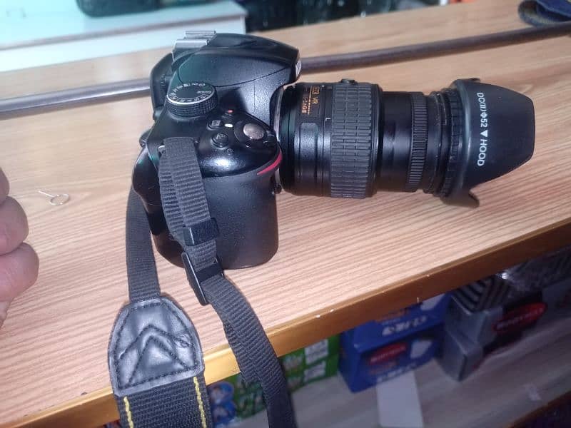 Nikon d3200 for sell charger and bag 4