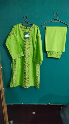 Beachtree embroidered 2pc