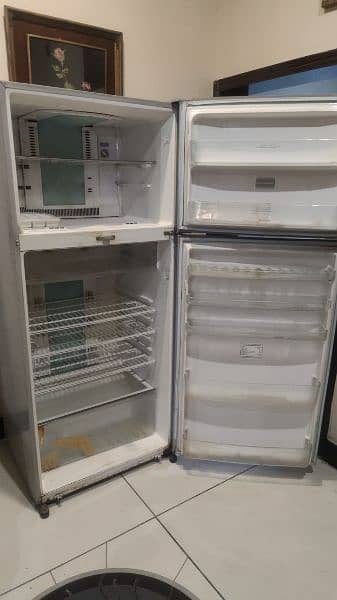 Toshiba full size fridge no Ferost 4