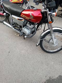 Honda 125 special edition self start only 2500 km