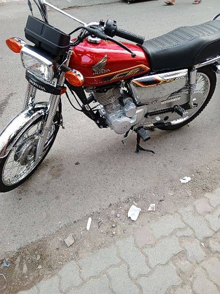 Honda 125 special edition self start only 2500 km 1