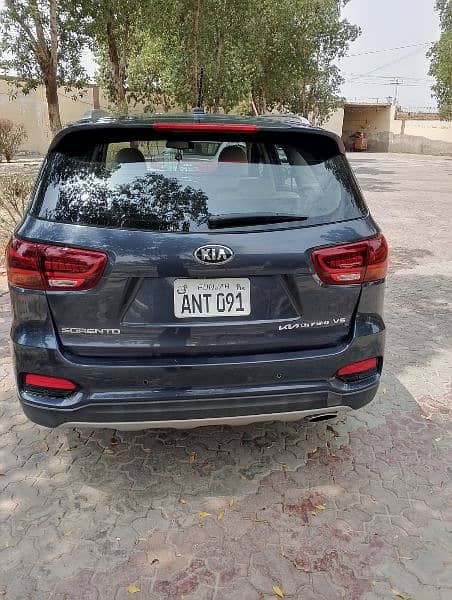 KIA Sorento 3.5FWD 2023 model 3