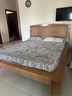 King bed with 2 side tables