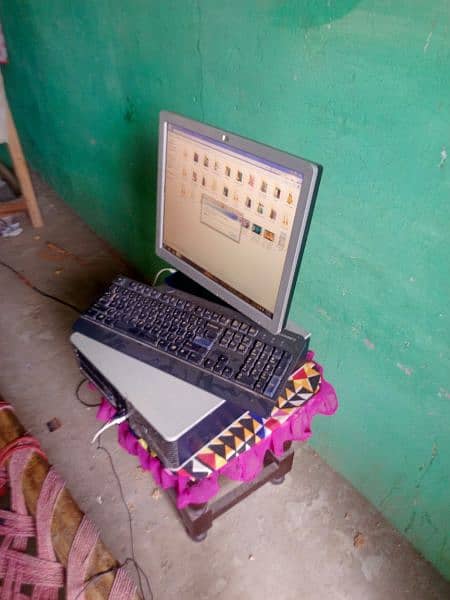 Hp Pc with LCD 03437610352 2