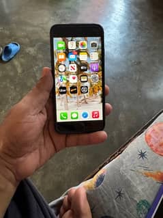 iPhone 7 32gb 7.5/10 PTA approved perfect working