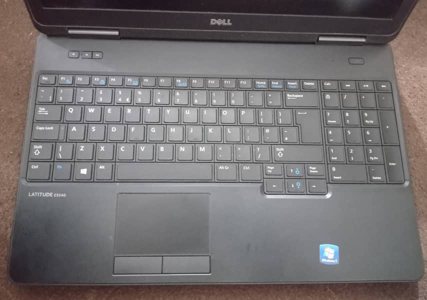 Dell Latitude E5540 0