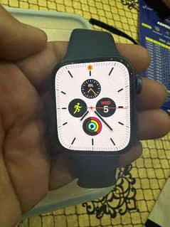 Apple smart watch new condition urgent for sale