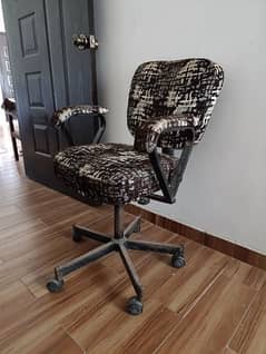 Unique Design Computer Table Swing Chair