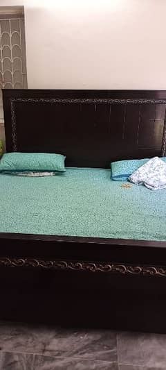 Bed set with side tabels