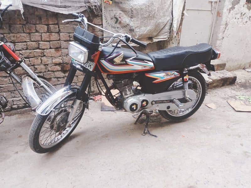 Honda 125CC 2015B Modal exchange possible 03024938814 1