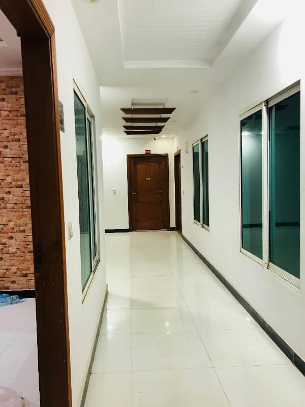 Flat available for rent

1 badroom with attached bath
TV launch
Kitchen
Floor 4
Lift available 
Sq 700
Rent demand 36000

Please contact for more details and other options or visit our 10