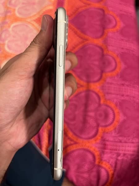 IPHONE 11 128gb PTA APPROVED 3