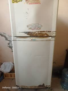 DAWLANCE FRIDGE FOR SALE URGENT