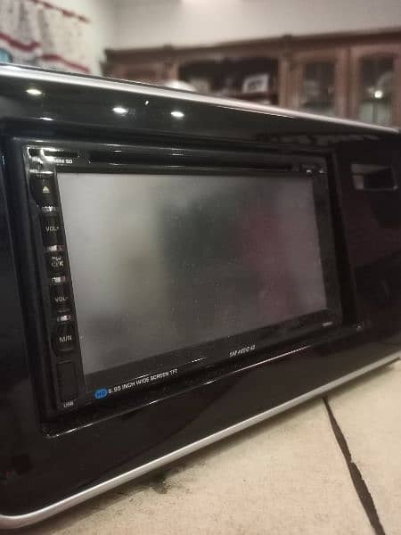 6.95 inch Multimedia Panel for Car 1