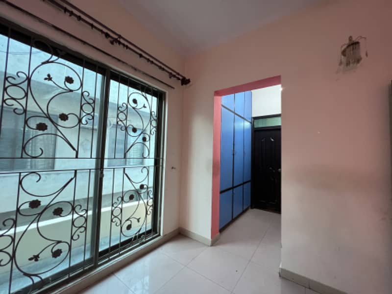 10 Marla Upper Portion With Separate Gate For Rent 5