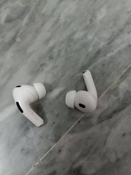 Airpods 4