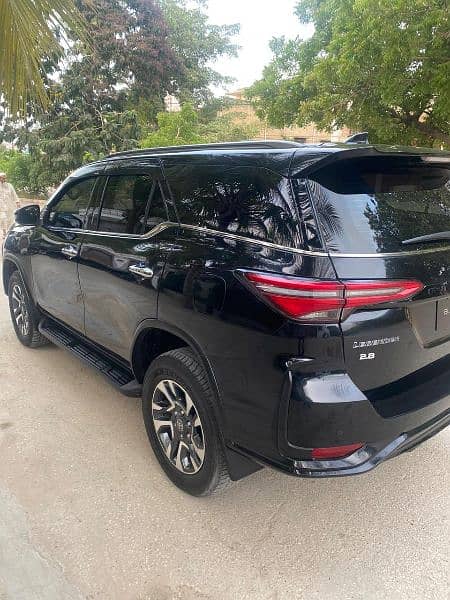 Toyota Fortuner Legender 2023 2