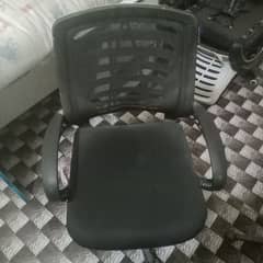 Computer chairs available at low price
