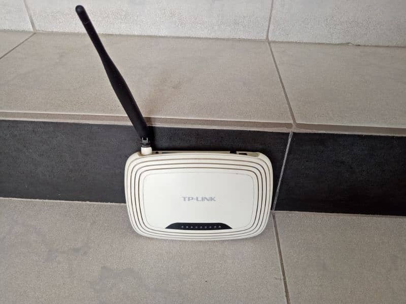 TP-LINK  ROUTER 2