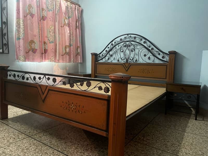 Bed / Double Bed / Bed Set/ Bed Dresser / Room Bed 2