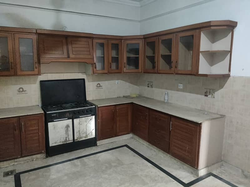 1 Kanal Upper Portion Available For Rent 5