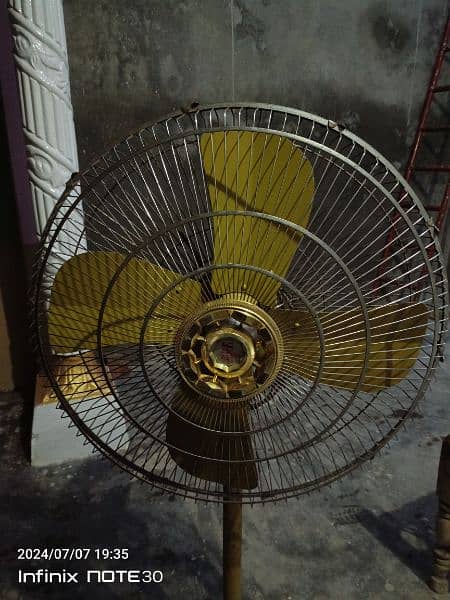 (Pedestal fan) Yasar Fan AC 220V 200W 0