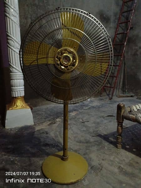 (Pedestal fan) Yasar Fan AC 220V 200W 1