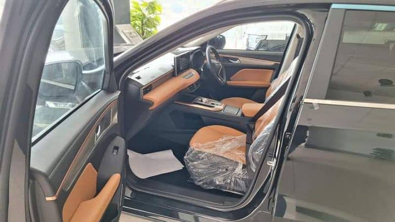 Haval Jolion HEV Hybrid Black Beige 2024 3