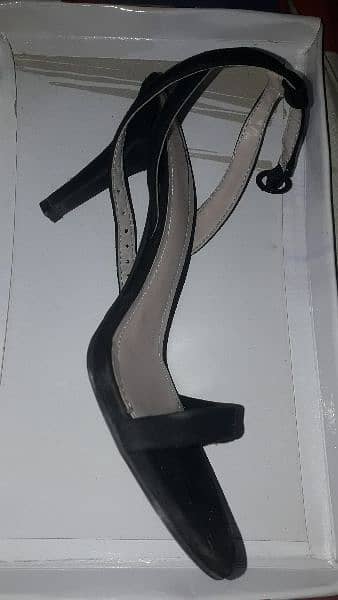 heels in black color 1