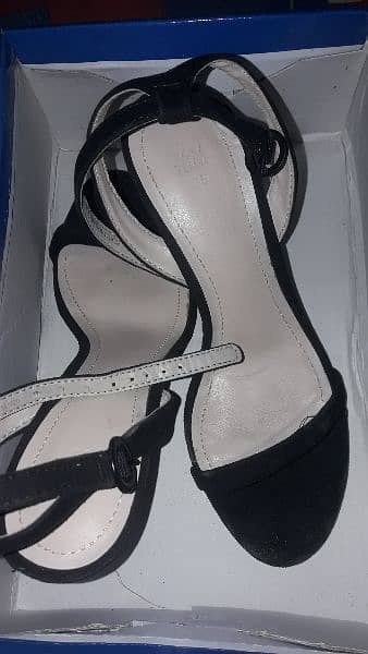 heels in black color 2