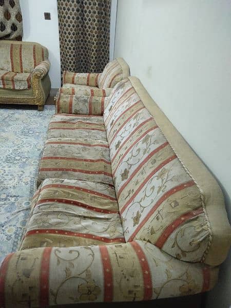 5 seater Sofas with Gud Quality slightly used 3