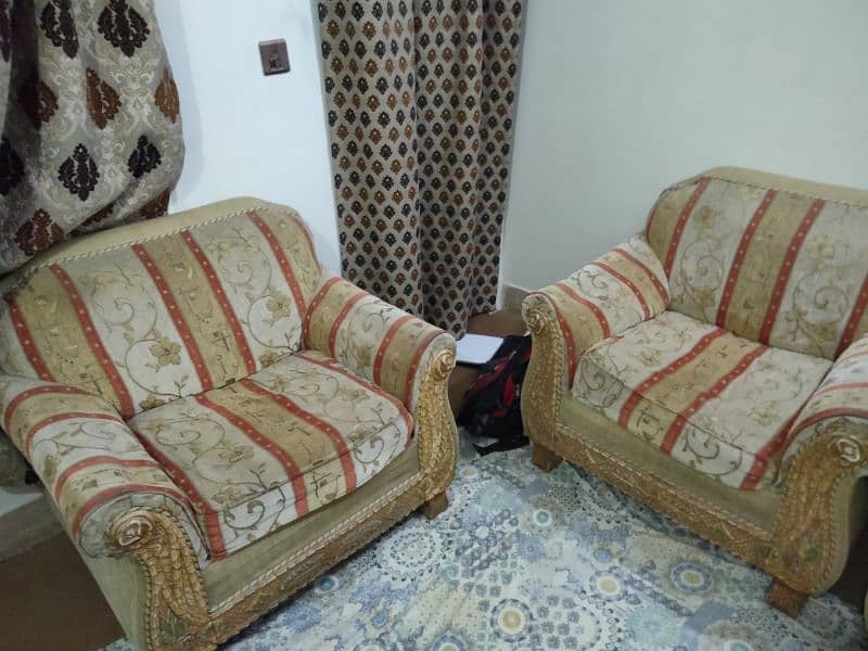 5 seater Sofas with Gud Quality slightly used 4