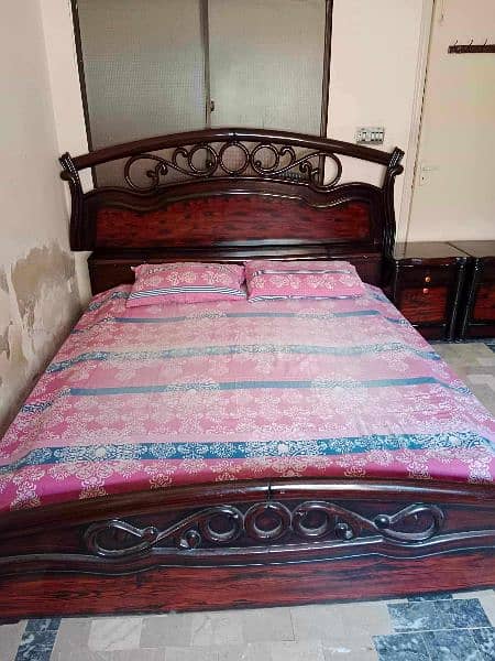 King Size Wooden Bed With 2 Side Tables in 35k. North Nazimabad. 1